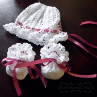 crocheted bonnet booties set
