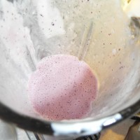 banana berry yogurt smoothie