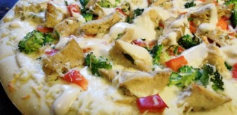 quick chicken alfredo pizza