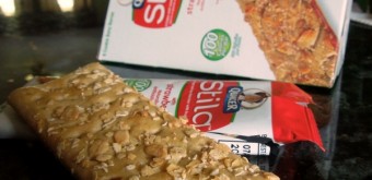Quaker strawberry stila bar