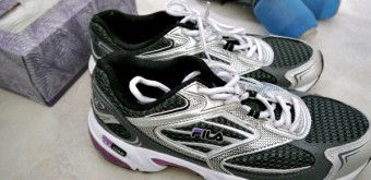 workout shoes weights and tissues