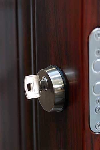 lock-close-up-home-security